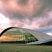 The American Air Museum at Duxford, built by architects Fosters and Partners in 1997. The following year, it was awarded the Stirling Prize RIBA Building of the Year Award and in 2020 gained Grade II* Listed status.